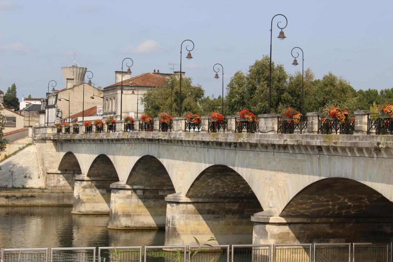 Ibis Budget Cognac Châteaubernard Esterno foto