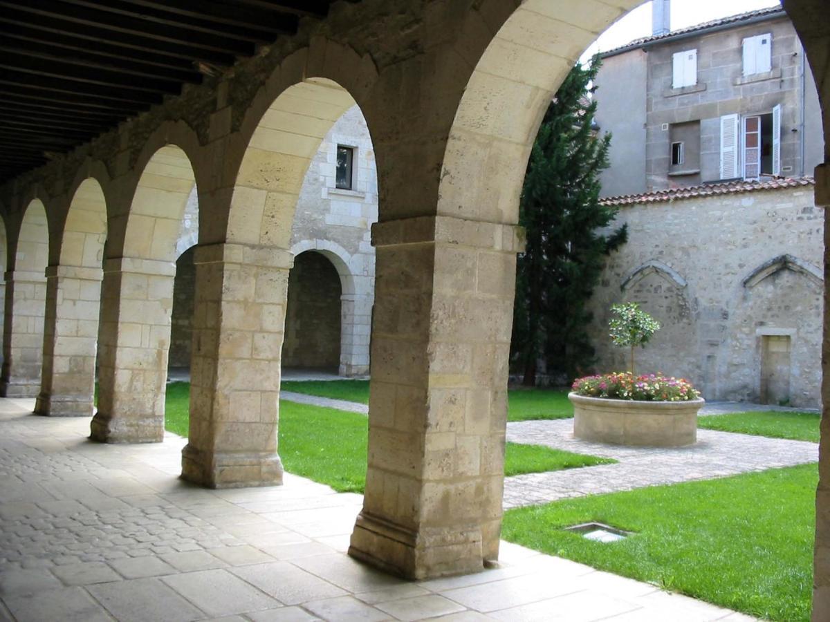 Ibis Budget Cognac Châteaubernard Esterno foto